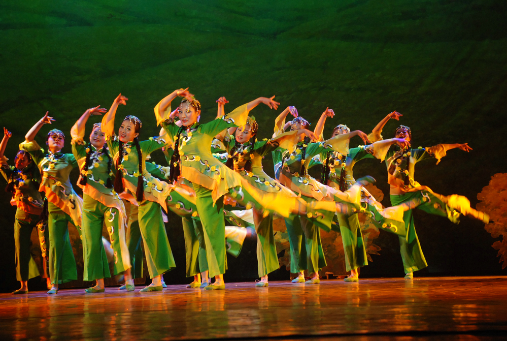 大型民族歌舞《梦幻土家》剧照5 (2)